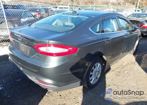 2016 Ford Fusion S z USA, uszkodzony, nr VIN 1FA6P0G73G5109340